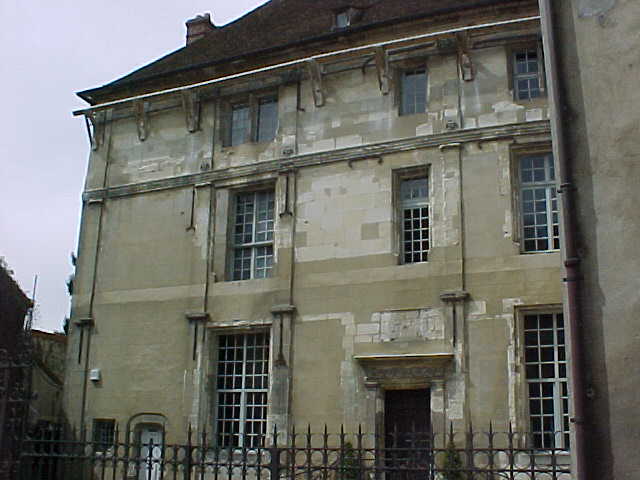 314 - LA MAISON NATALE DE JEAN DE LA FONTAINE 1.jpg